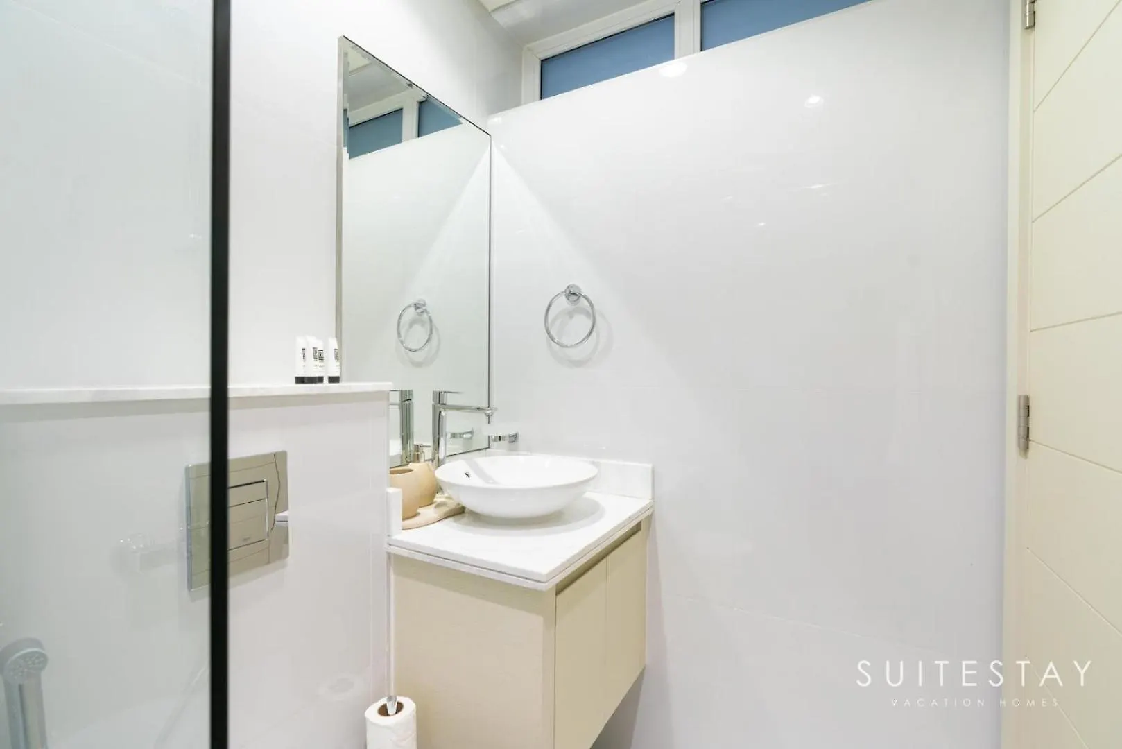 Luxurious Villa In Residential Community Dubai 0*,