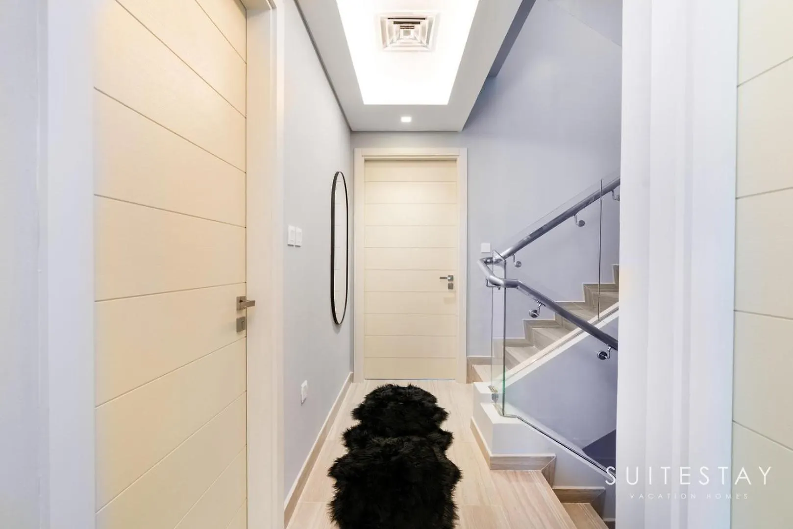 Luxurious Villa In Residential Community Dubai Apartment