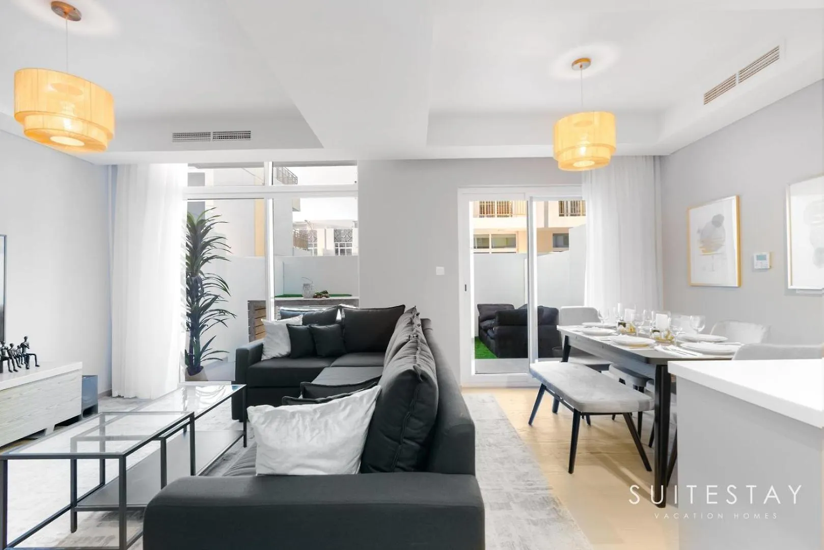 Luxurious Villa In Residential Community Dubai United Arab Emirates
